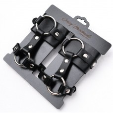 Черные наручники с креплением на кисть руки Черные наручники с креплением на кисть руки