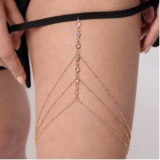 Золотистый аксессуар на бедро с оригинальным дизайном Золотистый аксессуар на бедро с оригинальным дизайном