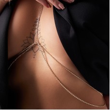 Оригинальная золотистая цепочка на грудь Оригинальная золотистая цепочка на грудь