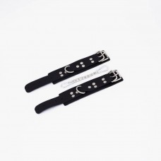 Черные кожаные наручники с регулируемыми ремешками Черные кожаные наручники с регулируемыми ремешками