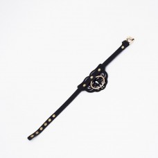 Черный чокер с клепками и золотистой фурнитурой Черный чокер с клепками и золотистой фурнитурой