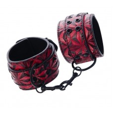 Оковы на ноги из материала с 3d-эффектом Оковы на ноги из материала с 3d-эффектом