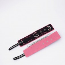 Черно-розовые кожаные оковы с розовой строчкой Черно-розовые кожаные оковы с розовой строчкой